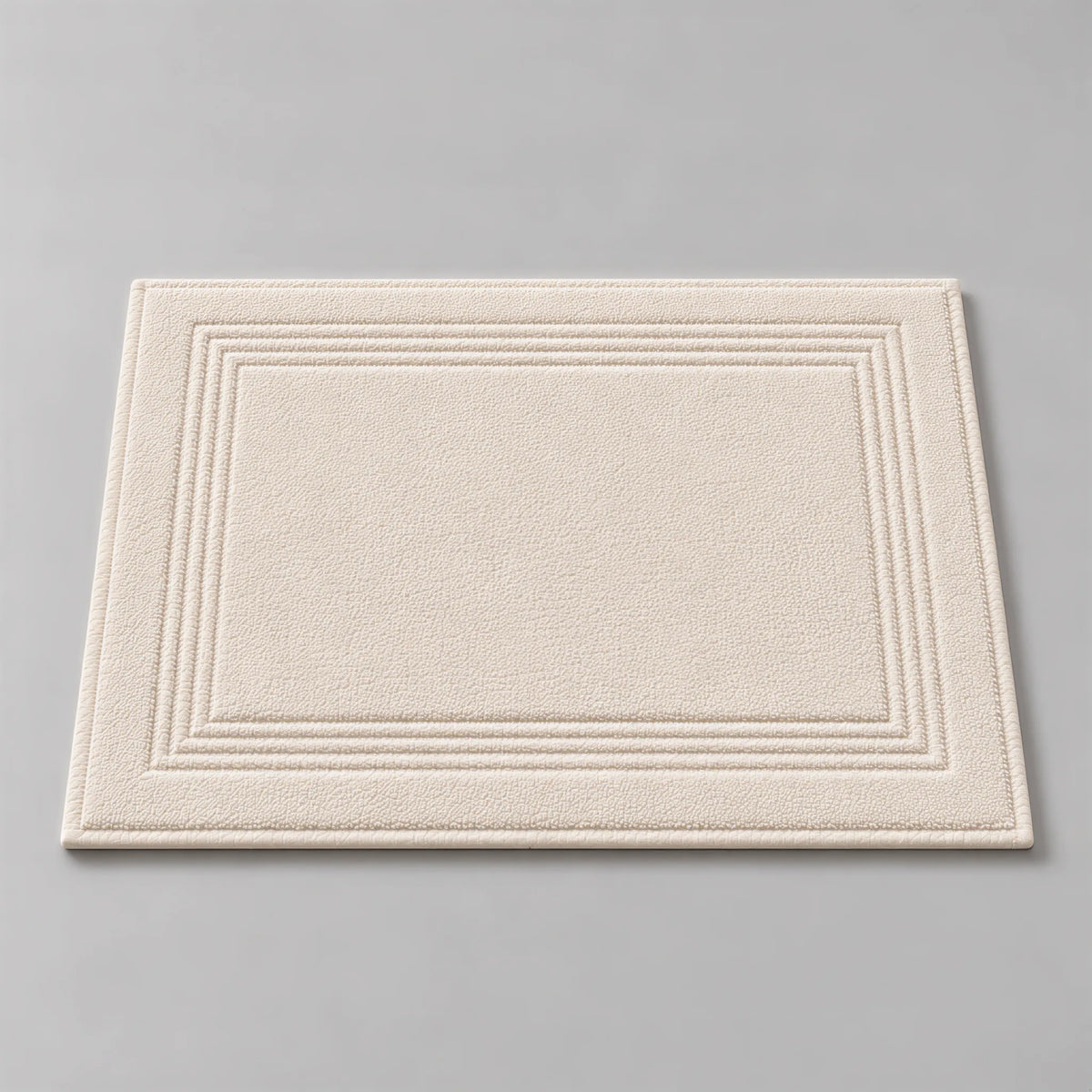 Badematte creme beige aus Zwirnfrottee, 50 x 70 cm, flach liegend auf hellgrauem Hintergrund