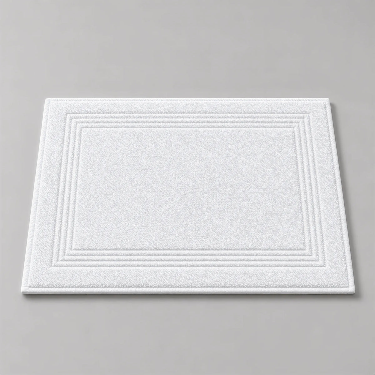 Badematte weiß aus Zwirnfrottee, 50 x 70 cm, flach liegend auf hellgrauem Hintergrund