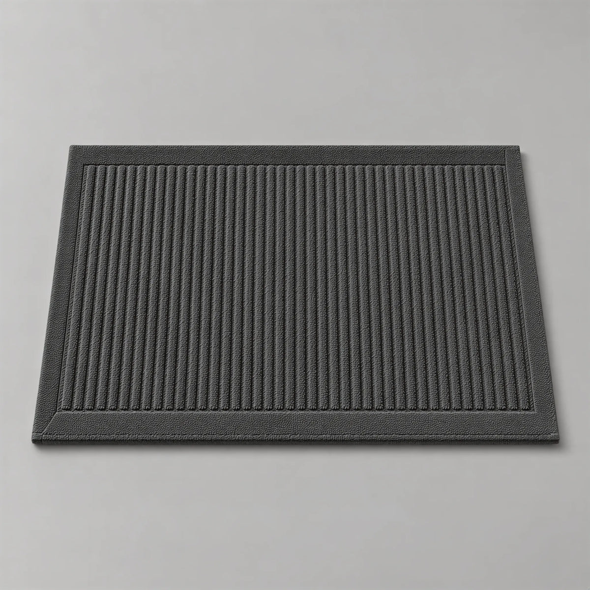 Badematte anthrazit dunkelgrau aus Zwirnfrottee, 50 x 70 cm, flach liegend auf hellgrauem Hintergrund