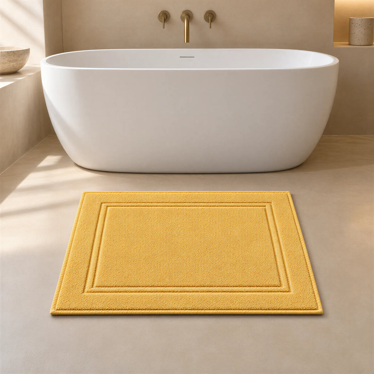 Badvorleger Gold aus Walkfrottee im hellen Badezimmer