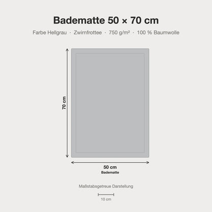 Größenvergleich: Badematte 50 x 70 cm in grau – maßstabsgetreue Infografik