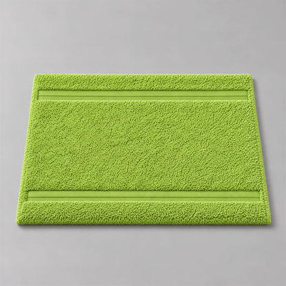 Badematte kiwigrün aus Walkfrottee, 50 x 70 cm, gefaltet auf hellgrauem Hintergrund