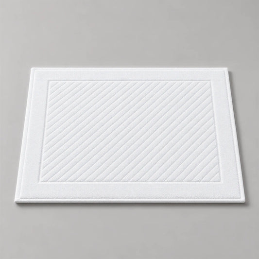 Badematte weiß aus Zwirnfrottee, 50 x 70 cm, flach liegend auf hellgrauem Hintergrund