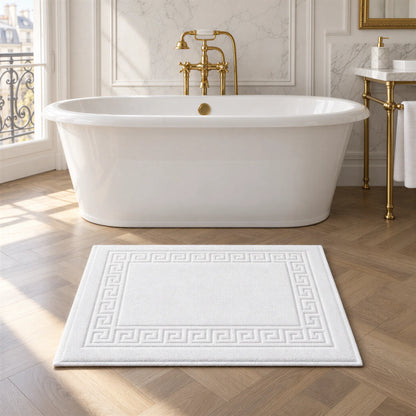 Badematte weiß aus Zwirnfrottee im hellen Badezimmer