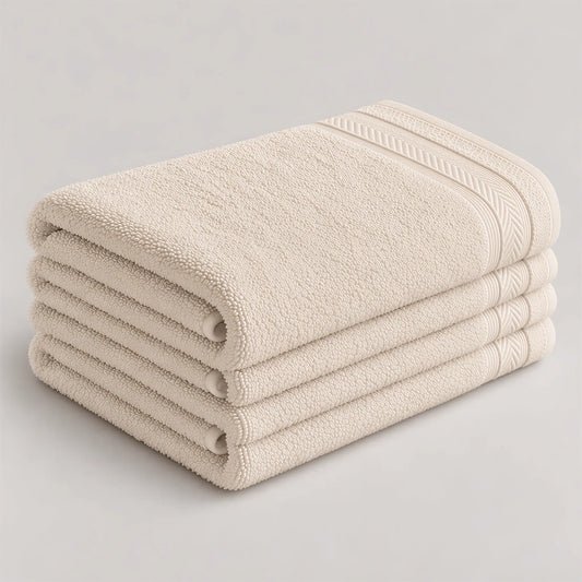Badetuch Creme-Beige aus Walkfrottee, 100 x 150 cm, gefaltet auf hellgrauem Hintergrund