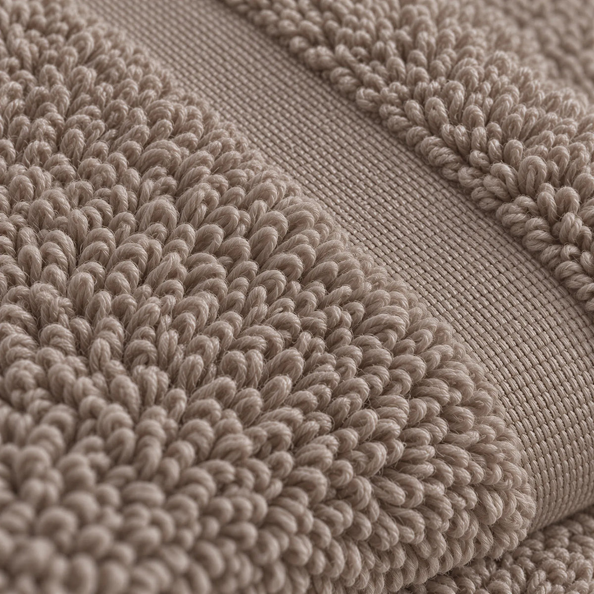 Nahaufnahme der Frottee-Schlingen – Badetuch taupe