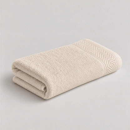 Handtuch creme beige aus Walkfrottee, 50 x 100 cm, gefaltet auf hellgrauem Hintergrund