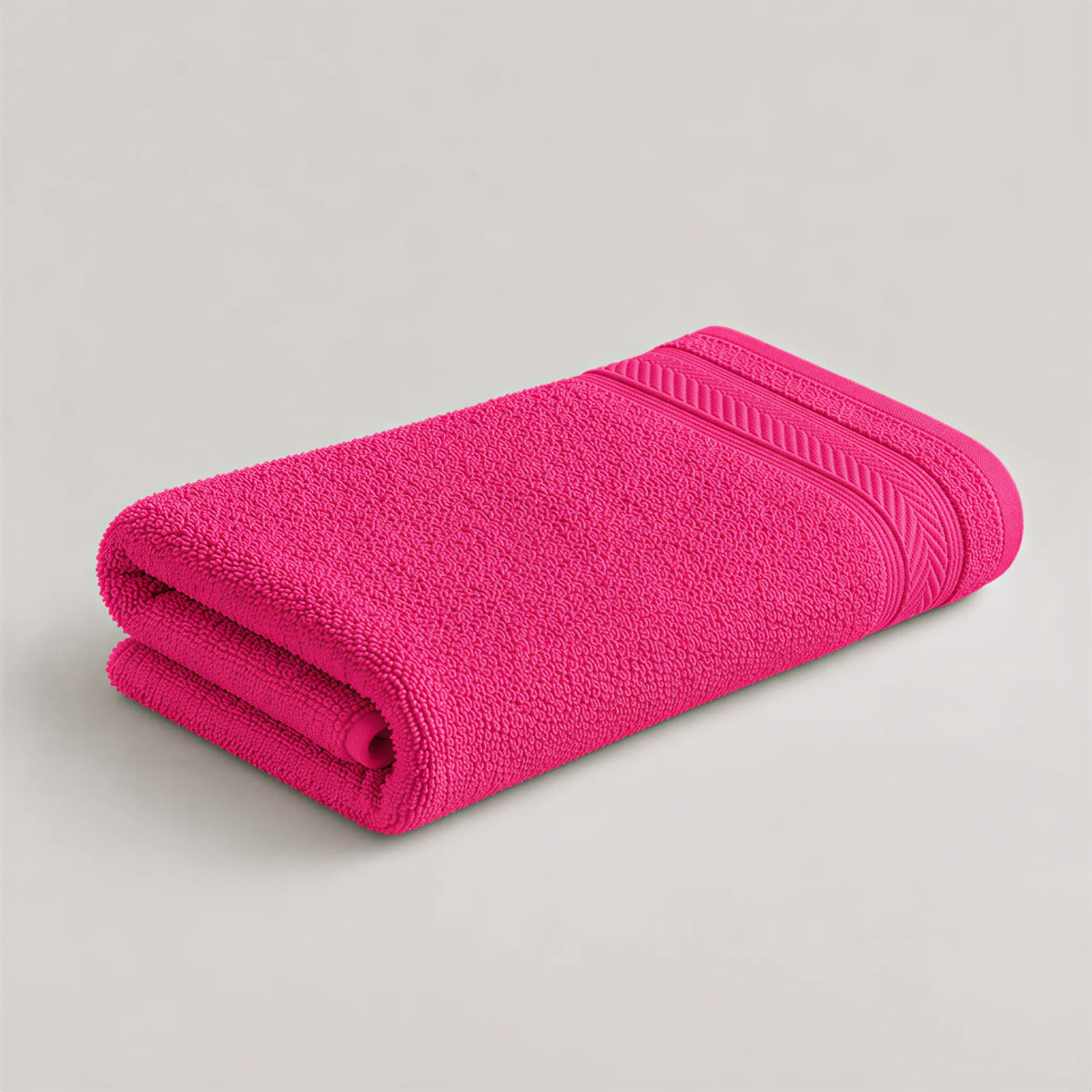 Handtuch Pink aus Walkfrottee, 50 x 100 cm, gefaltet auf hellgrauem Hintergrund