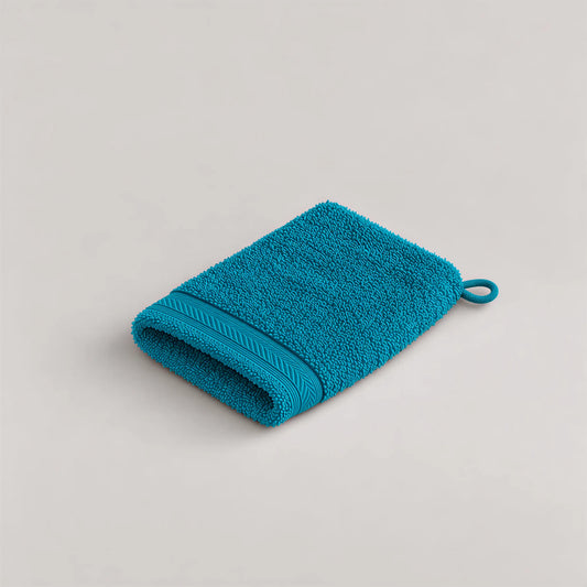 Waschhandschuh Petrol aus Walkfrottee, 15 x 20 cm, gefaltet auf hellgrauem Hintergrund